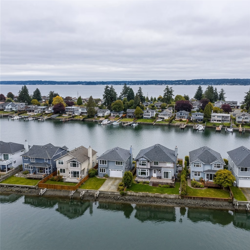 Roofing services in Edmonds