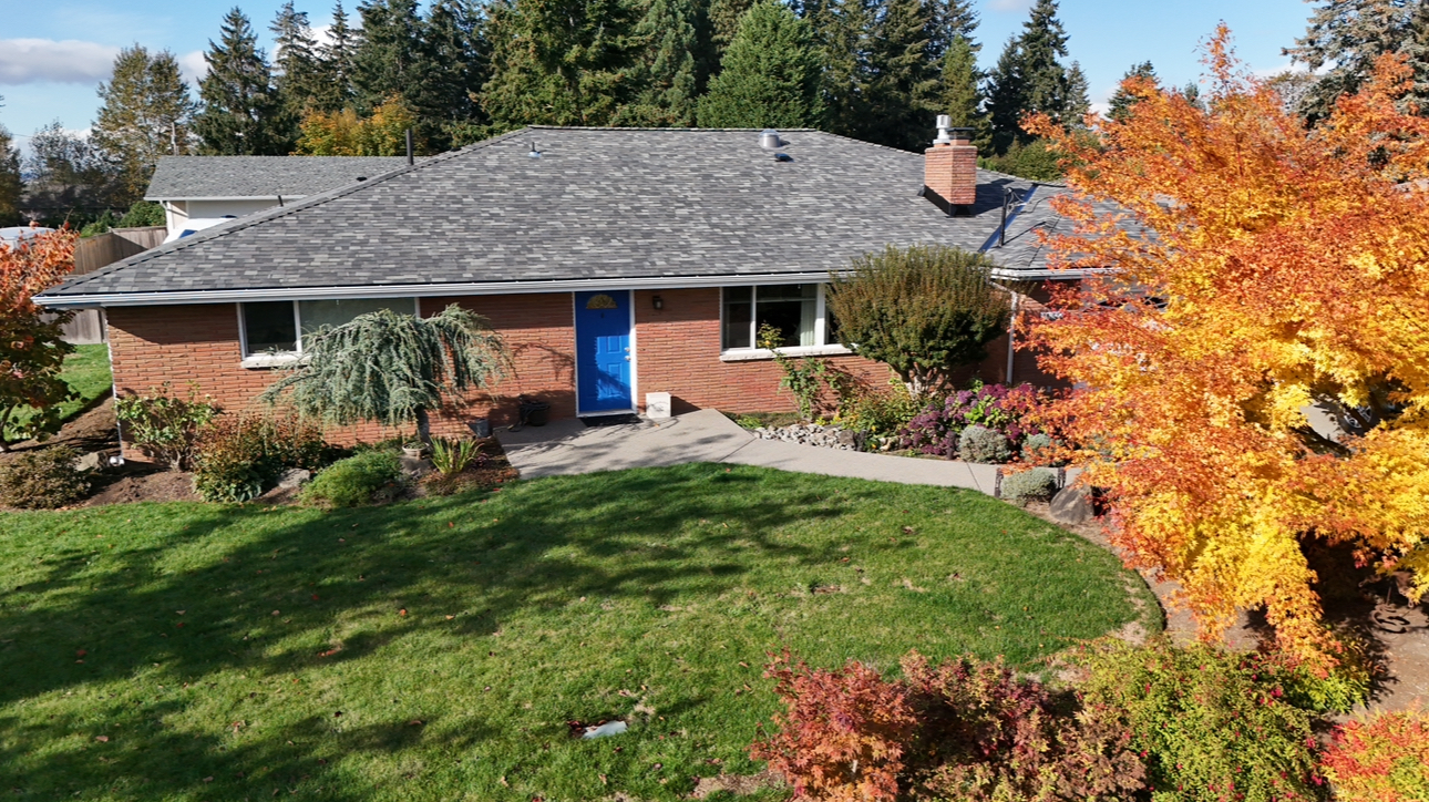 Completed shingle roof on PNW home